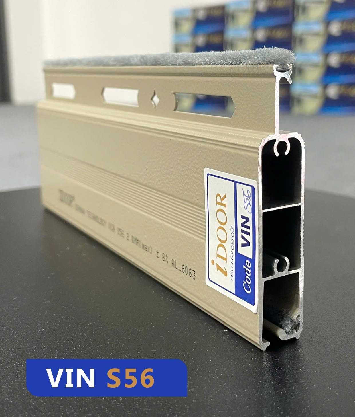 Nan cửa cuốn Idoor s56 (1)