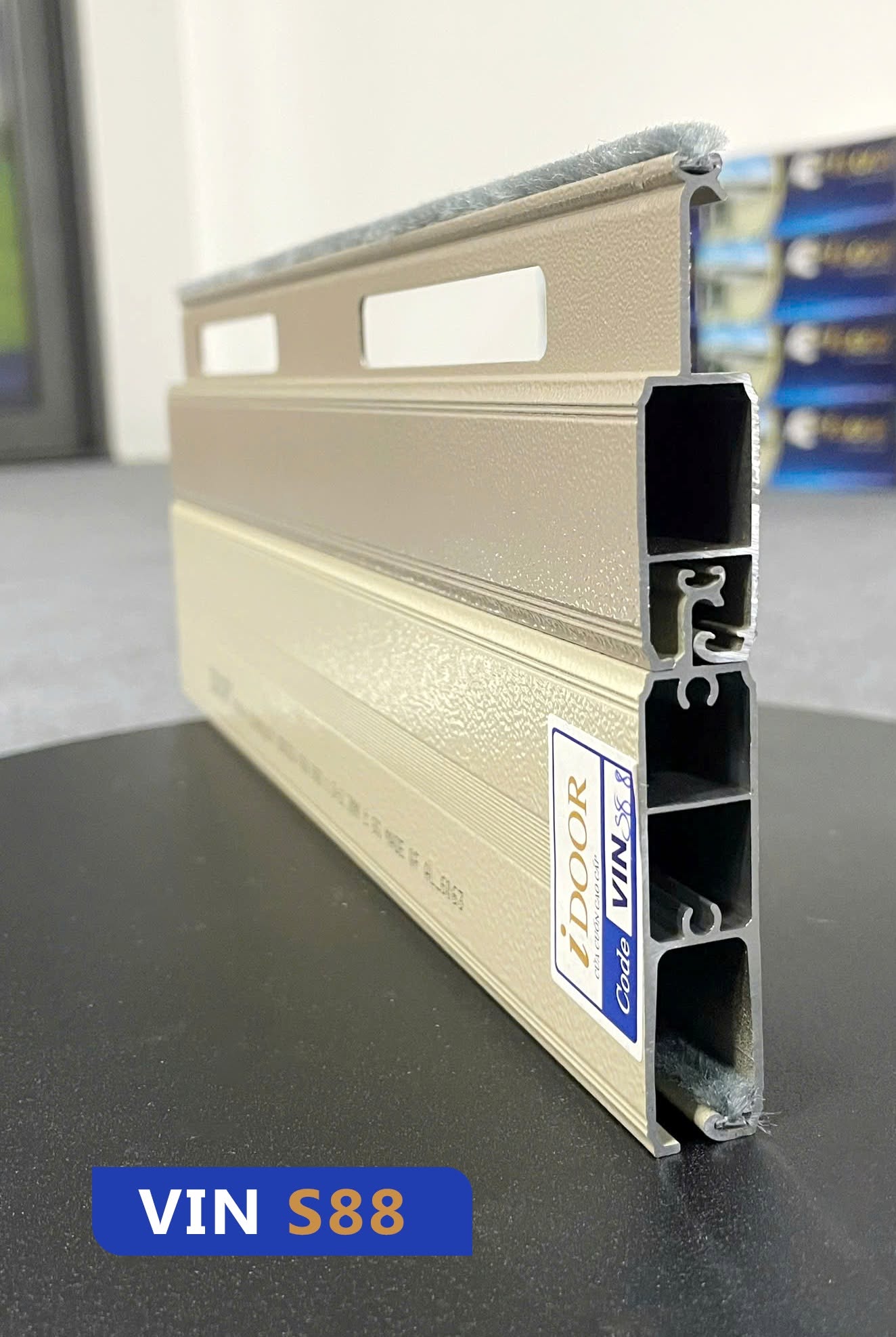 Nan cửa cuốn Idoor s88 (2)