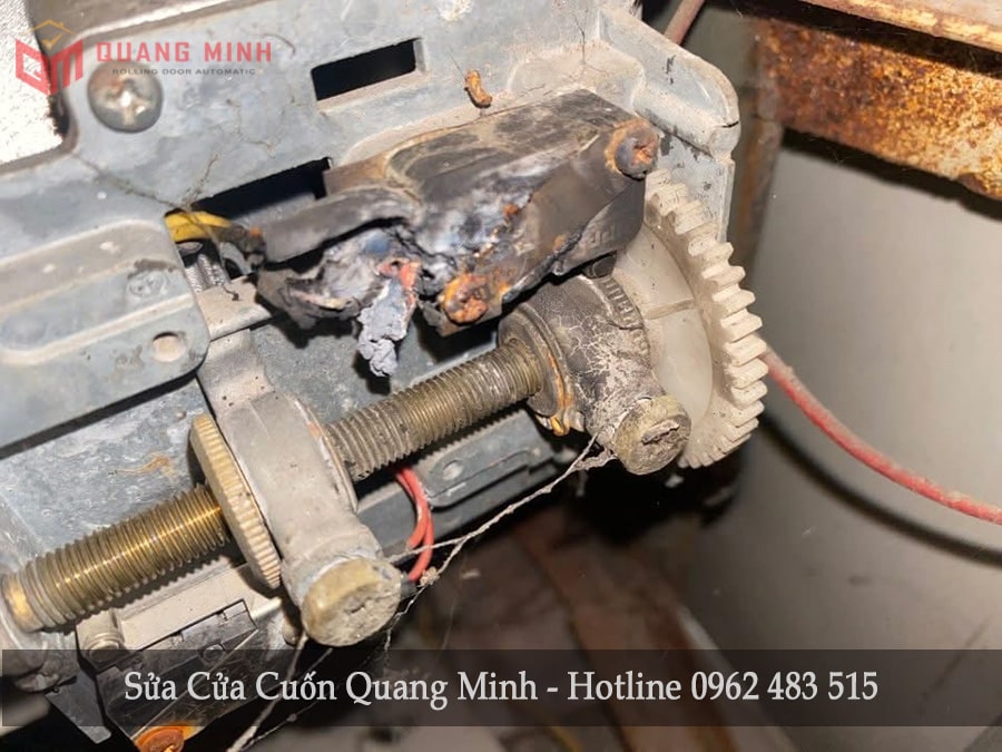 Sửa cửa cuốn quang minh (21)