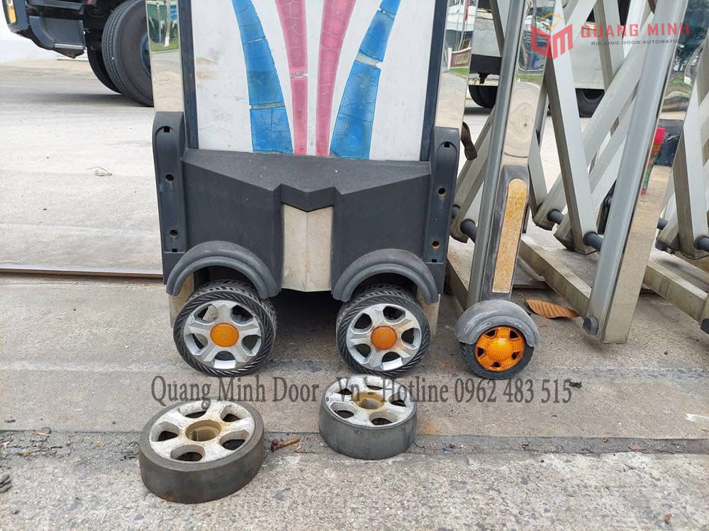 Sửa cổng xếp (1)