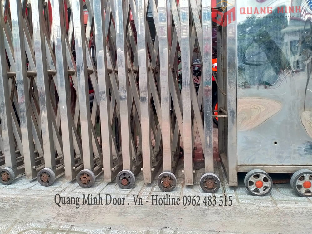Sửa cổng xếp (14)