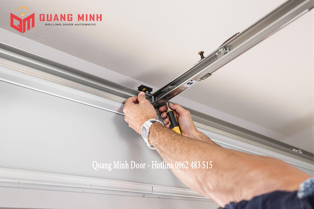 sửa cửa cuốn trượt trần (6)